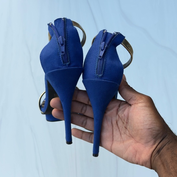 Socialite Blue and Gold Heels - size 7.5 - Picture 2 of 6